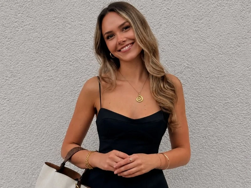 Mia